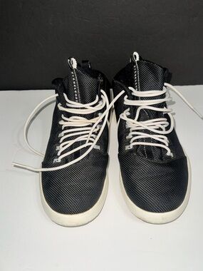 Nike I Men’s I Black and White Lightweight Mid-top